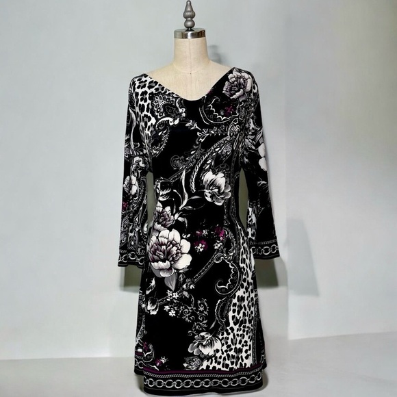White House Black Market Dresses & Skirts - White House Black Market Floral Shift Dress Large